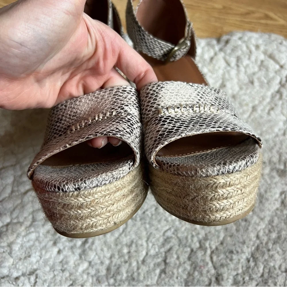 MiiM Lynn Snake Print Espadrille Sandals Size 7.5 Platform Block Heel Ankle